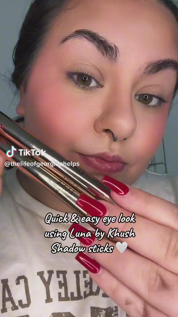 Eyeshadow + smudger duo stick